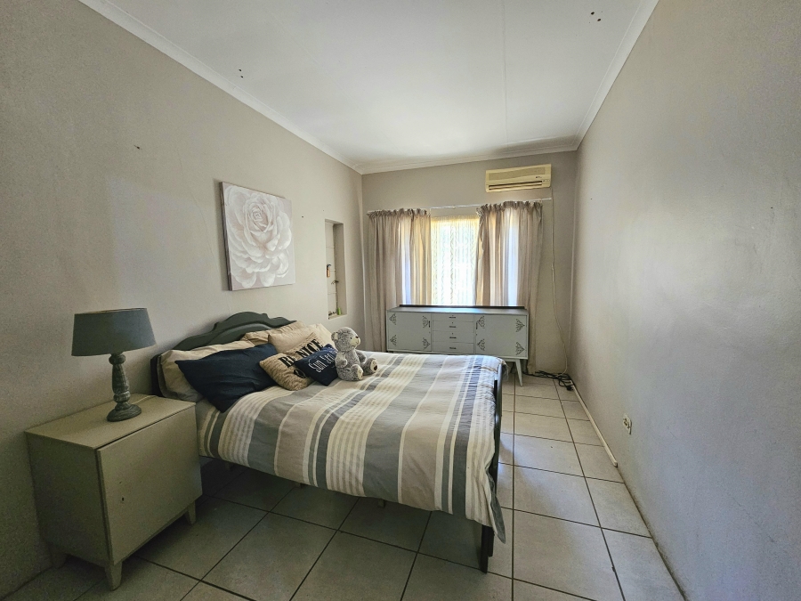 4 Bedroom Property for Sale in Vyfhoek A H North West